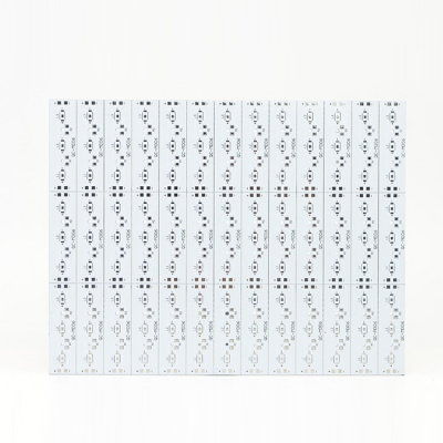 High thermal conductivity aluminum substrate (112)